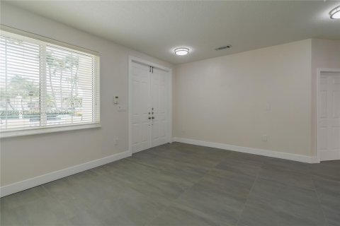 Touwnhouse à louer à Doral, Floride: 4 chambres, 188.59 m2 № 1327833 - photo 7