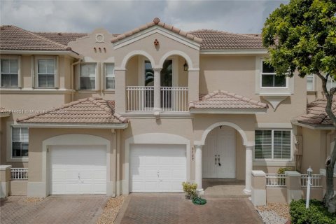 Touwnhouse à louer à Doral, Floride: 4 chambres, 188.59 m2 № 1327833 - photo 1