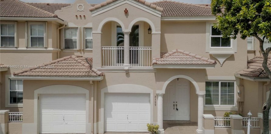 Townhouse in Doral, Florida 4 bedrooms, 188.59 sq.m. № 1327833