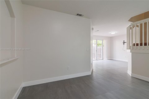 Townhouse in Doral, Florida 4 bedrooms, 188.59 sq.m. № 1327833 - photo 11