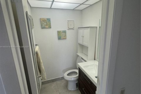 Copropriété à louer à Miami, Floride: 1 chambre, 104.52 m2 № 1332714 - photo 3