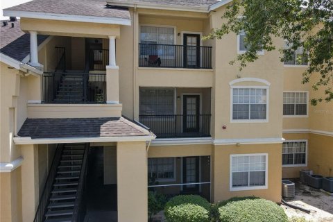 Condo in Orlando, Florida, 2 bedrooms  № 1346766 - photo 1