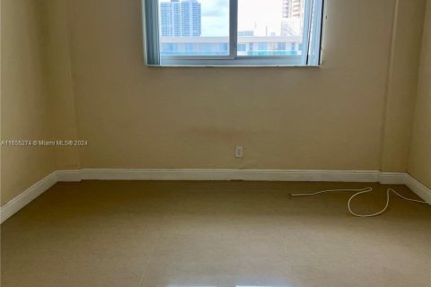 Condo in Sunny Isles Beach, Florida, 1 bedroom  № 1353814 - photo 11