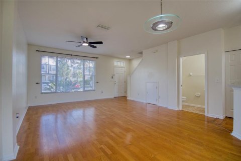 Adosado en venta en Tampa, Florida, 2 dormitorios, 106.47 m2 № 1370972 - foto 8