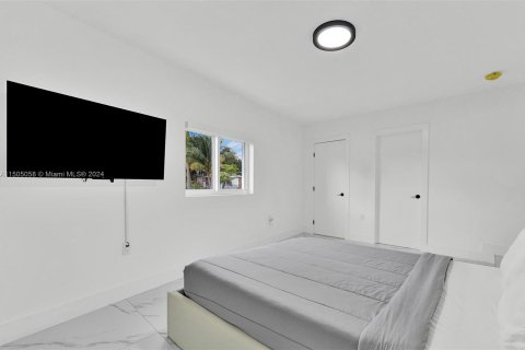 Casa en venta en North Bay Village, Florida, 4 dormitorios, 243.78 m2 № 924689 - foto 11