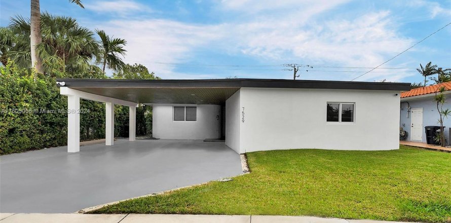 Casa en North Bay Village, Florida 4 dormitorios, 243.78 m2 № 924689