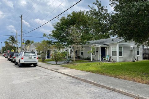Купить коммерческую недвижимость в Лейк-Уорт, Флорида 148.64м2, № 544110 - фото 27