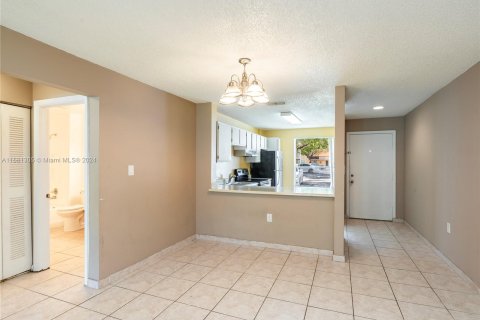 Condominio en venta en Miramar, Florida, 1 dormitorio, 74.32 m2 № 1412170 - foto 8