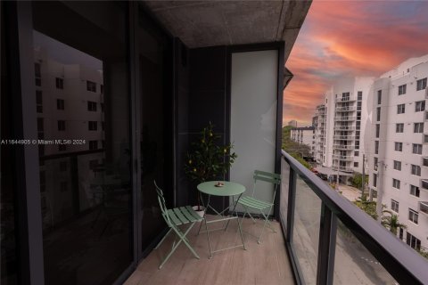 Condominio en venta en Miami, Florida, 2 dormitorios, 91.04 m2 № 1329083 - foto 9