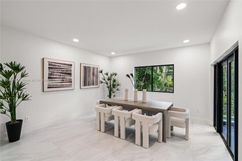 Casa en venta en Miami, Florida, 6 dormitorios, 441.56 m2 № 1329458 - foto 19