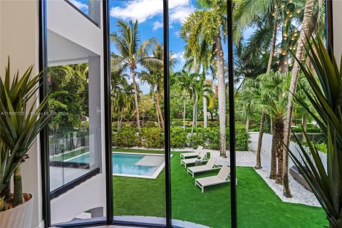 Villa ou maison à vendre à Miami, Floride: 6 chambres, 441.56 m2 № 1329458 - photo 11