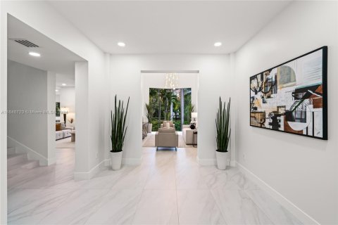 Casa en venta en Miami, Florida, 6 dormitorios, 441.56 m2 № 1329458 - foto 7