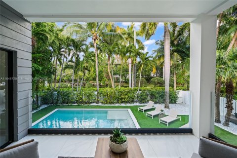 Villa ou maison à vendre à Miami, Floride: 6 chambres, 441.56 m2 № 1329458 - photo 24