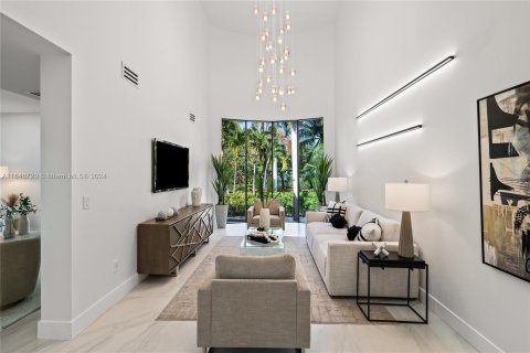 Villa ou maison à vendre à Miami, Floride: 6 chambres, 441.56 m2 № 1329458 - photo 8