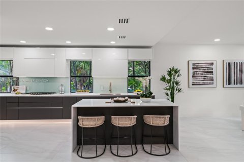 Casa en venta en Miami, Florida, 6 dormitorios, 441.56 m2 № 1329458 - foto 18