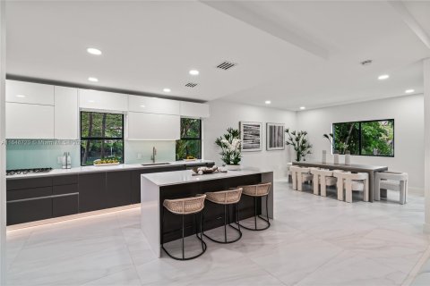 Casa en venta en Miami, Florida, 6 dormitorios, 441.56 m2 № 1329458 - foto 16