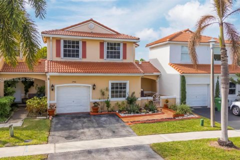 Townhouse in Pembroke Pines, Florida 4 bedrooms, 138.98 sq.m. № 951827 - photo 22
