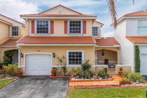 Townhouse in Pembroke Pines, Florida 4 bedrooms, 138.98 sq.m. № 951827 - photo 20