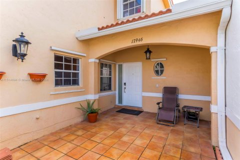 Townhouse in Pembroke Pines, Florida 4 bedrooms, 138.98 sq.m. № 951827 - photo 3