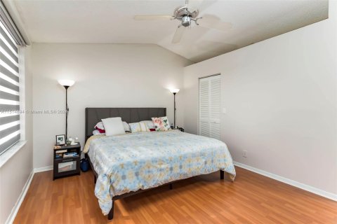Adosado en venta en Pembroke Pines, Florida, 4 dormitorios, 138.98 m2 № 951827 - foto 10