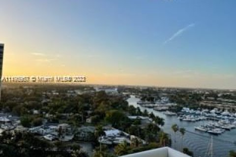 Condominio en venta en Miami, Florida, 1 dormitorio, 62.24 m2 № 873588 - foto 14