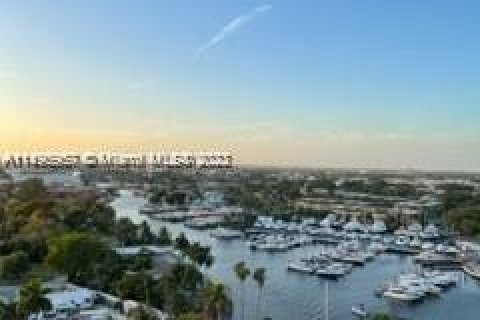 Condo in Miami, Florida, 1 bedroom  № 873588 - photo 13