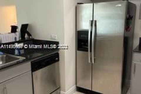 Condo in Miami, Florida, 1 bedroom  № 873588 - photo 4