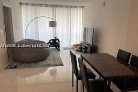 Condo in Miami, Florida, 1 bedroom  № 873588 - photo 6