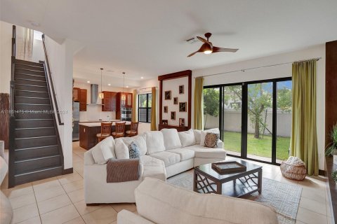 Villa ou maison à louer à Miami Lakes, Floride: 4 chambres, 239.87 m2 № 1345018 - photo 8