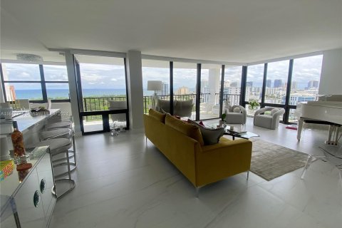 Condominio en alquiler en Fort Lauderdale, Florida, 2 dormitorios, 150.5 m2 № 1345020 - foto 5