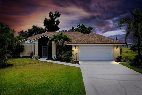 Casa en venta en Punta Gorda, Florida, 3 dormitorios, 163.14 m2 № 1156934 - foto 2