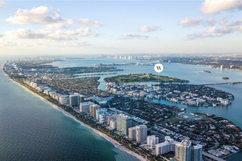 Condo in Bay Harbor Islands, Florida, 2 bedrooms  № 880211 - photo 1