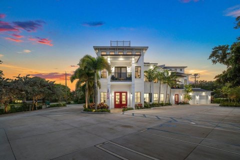 Casa en venta en Delray Beach, Florida, 4 dormitorios, 696.12 m2 № 52426 - foto 1