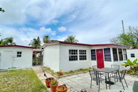 Villa ou maison à vendre à Dania Beach, Floride: 2 chambres, 150.22 m2 № 848270 - photo 14