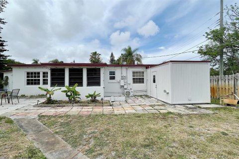 Villa ou maison à vendre à Dania Beach, Floride: 2 chambres, 150.22 m2 № 848270 - photo 17