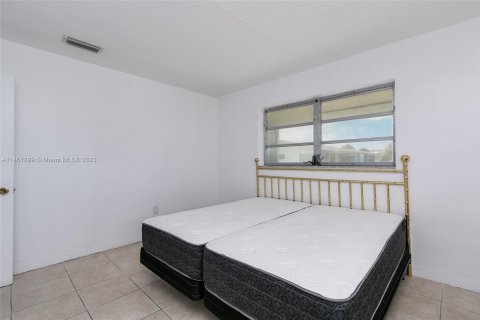 Condominio en venta en North Miami Beach, Florida, 2 dormitorios, 82.03 m2 № 747162 - foto 23
