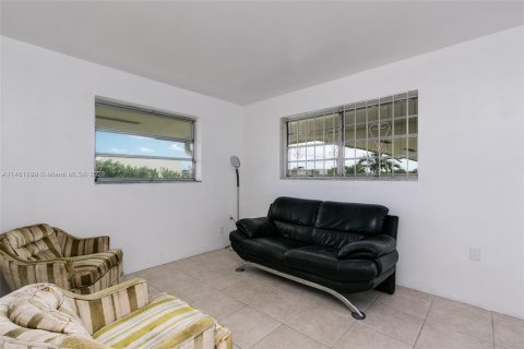 Copropriété à vendre à North Miami Beach, Floride: 2 chambres, 82.03 m2 № 747162 - photo 26