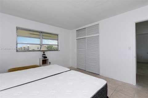 Condominio en venta en North Miami Beach, Florida, 2 dormitorios, 82.03 m2 № 747162 - foto 22