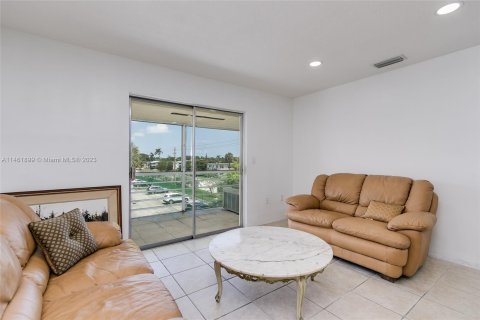 Copropriété à vendre à North Miami Beach, Floride: 2 chambres, 82.03 m2 № 747162 - photo 15
