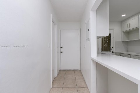 Condominio en venta en North Miami Beach, Florida, 2 dormitorios, 82.03 m2 № 747162 - foto 5