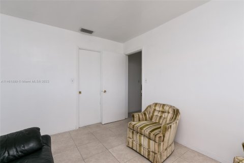 Condominio en venta en North Miami Beach, Florida, 2 dormitorios, 82.03 m2 № 747162 - foto 27