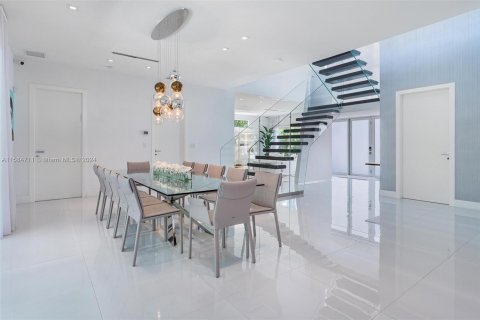 House in Sunny Isles Beach, Florida 5 bedrooms, 469.53 sq.m. № 1173549 - photo 18