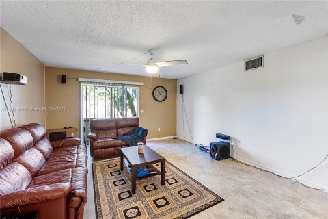 Copropriété à vendre à Coral Springs, Floride: 2 chambres, 95.69 m2 № 997941 - photo 12