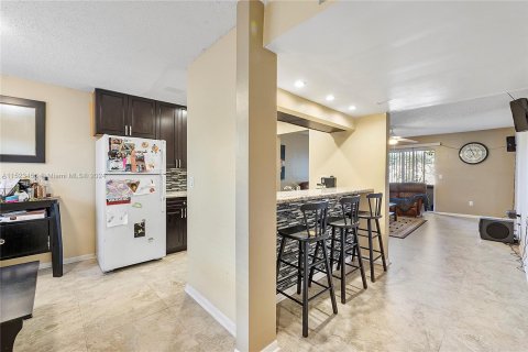 Copropriété à vendre à Coral Springs, Floride: 2 chambres, 95.69 m2 № 997941 - photo 3