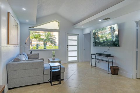 Casa en venta en Dania Beach, Florida, 3 dormitorios, 123.19 m2 № 1186119 - foto 9