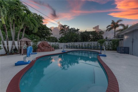Casa en venta en Dania Beach, Florida, 3 dormitorios, 123.19 m2 № 1186119 - foto 29