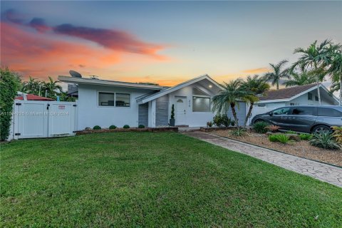 Villa ou maison à vendre à Dania Beach, Floride: 3 chambres, 123.19 m2 № 1186119 - photo 28