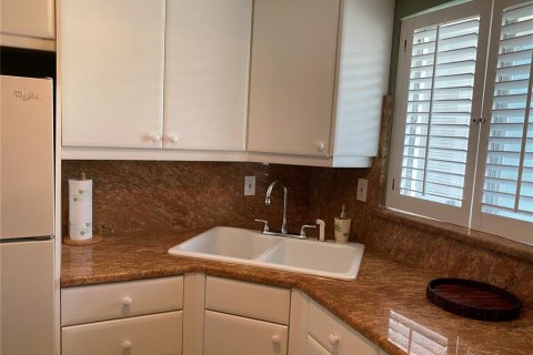 Condo in Bradenton, Florida, 1 bedroom  № 1369637 - photo 8