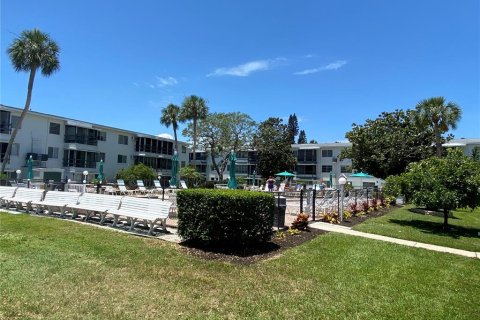 Condo in Bradenton, Florida, 1 bedroom  № 1369637 - photo 23