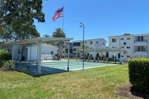 Condo in Bradenton, Florida, 1 bedroom  № 1369637 - photo 27